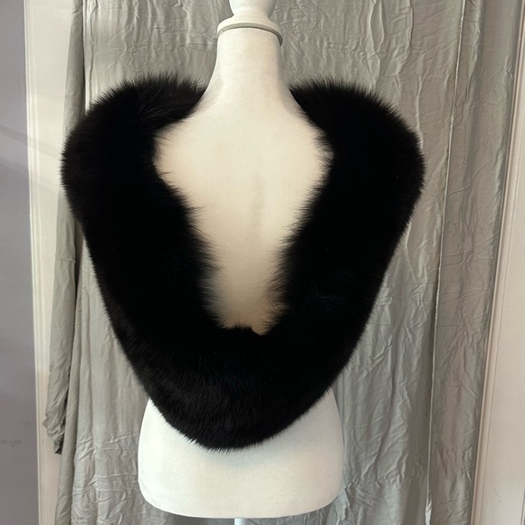 Anne Dee Goldin Shall Black Fur Stole - Picture 3 of 5